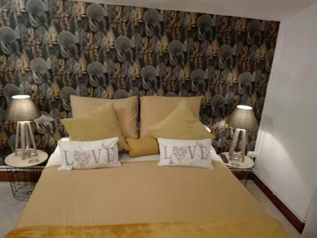 Bed and Breakfast L'Esquilon Chambre D'Hote Thiat Экстерьер фото